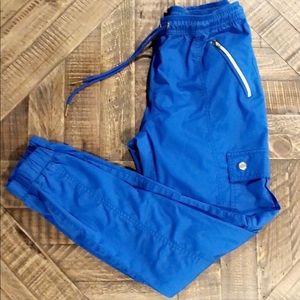 Jaanuu jogger scrubs